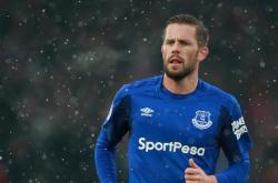 开云体育APP下载-赛道上的双重震撼，索伯横扫哈斯，维斯塔潘再书传奇