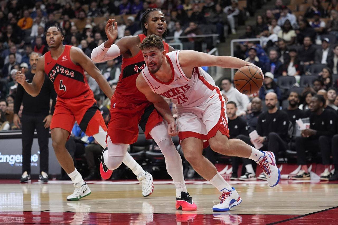 关于火箭力克猛龙，利拉德状态火热的信息