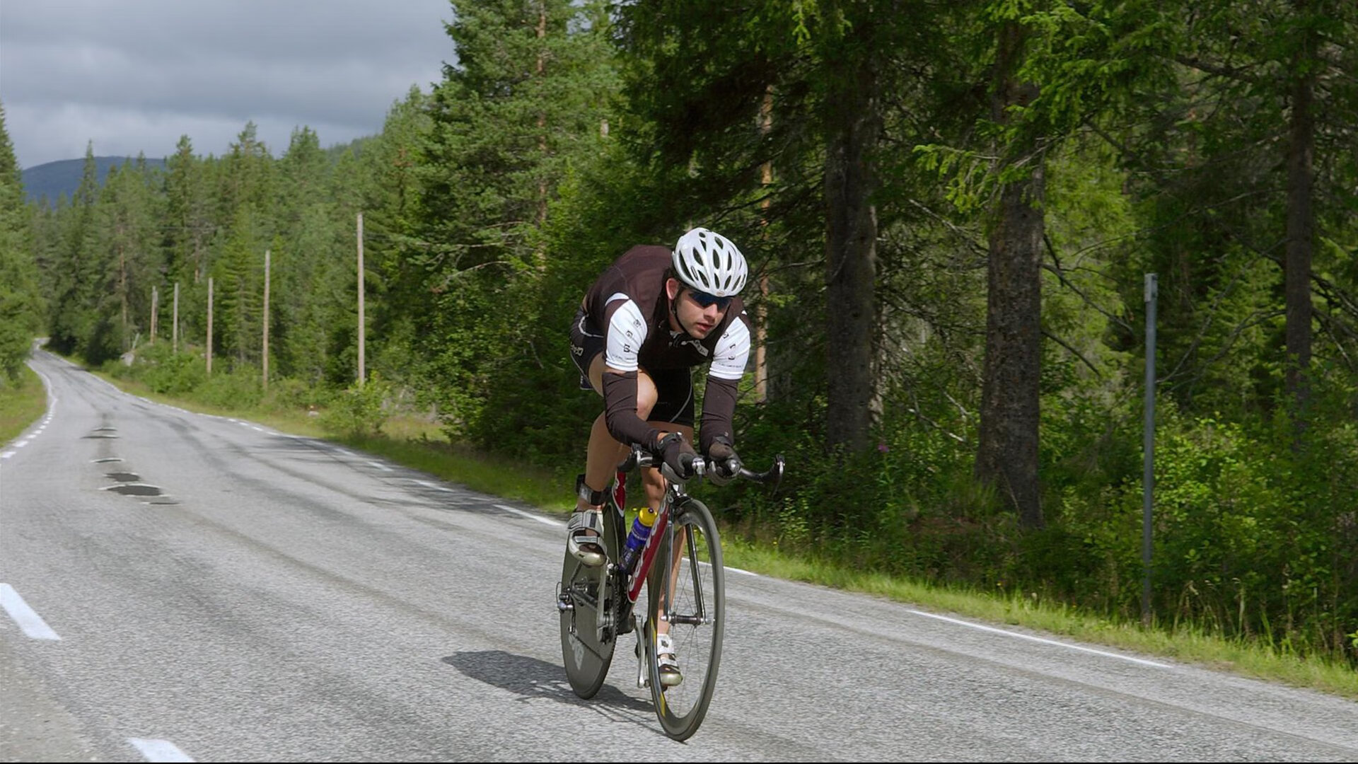 基耶萨单骑救主，洪都拉斯式节奏撕裂里昂防线